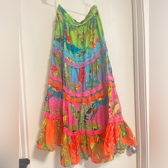 FARM Rio Ombre Forest Tiered Midi Skirt
XS - Picture 2 of 8